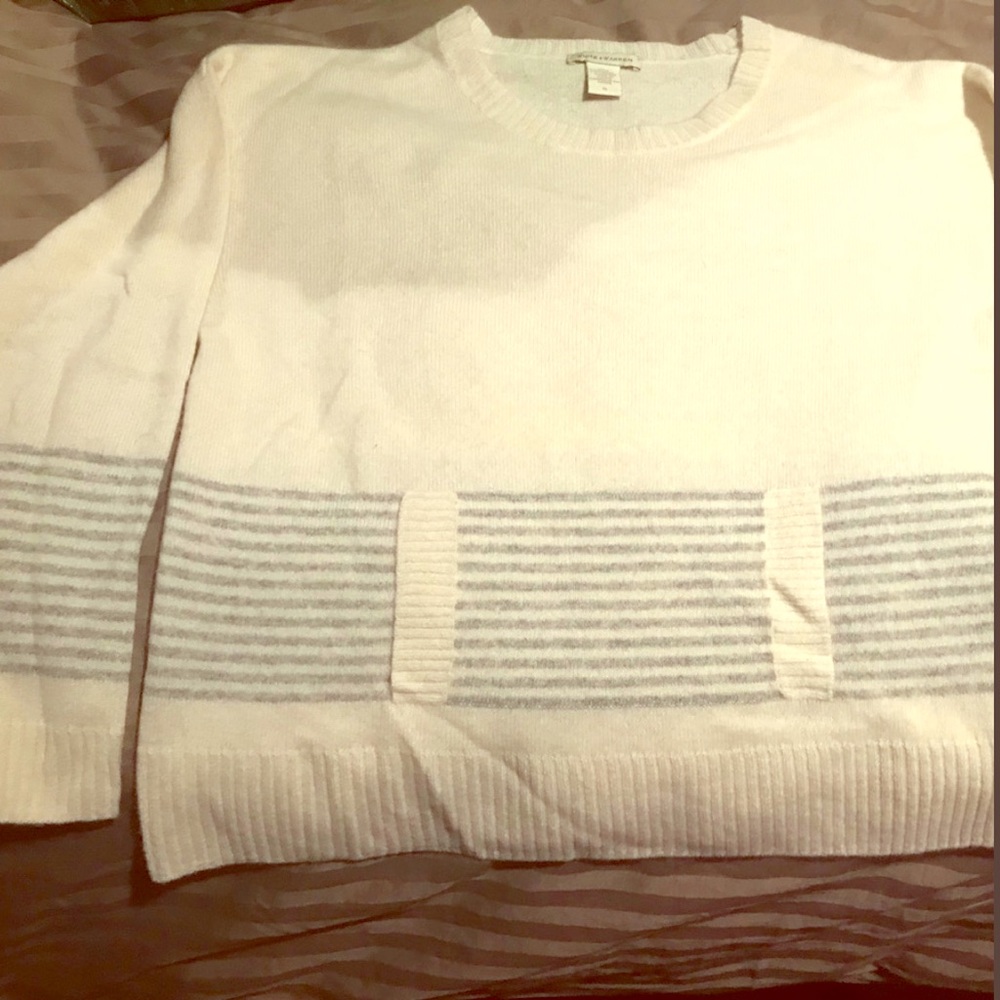 White + Warren 100% Cashmere Sweater with pocket